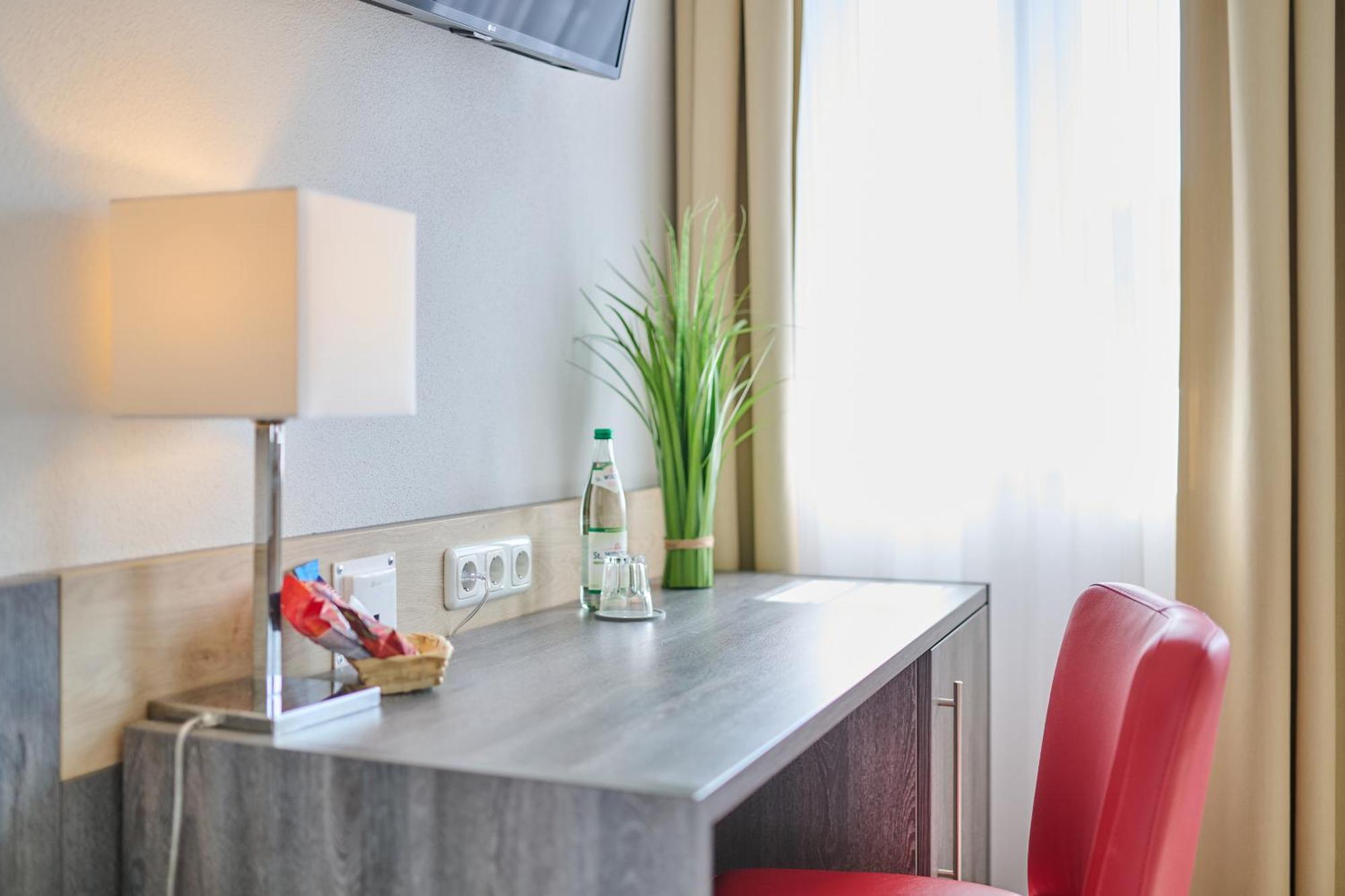 Sunny Hotel Regenstauf Zewnętrze zdjęcie